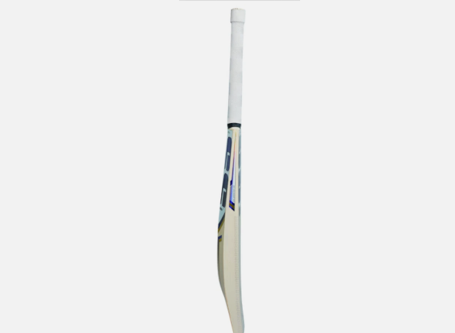 SS Cricket Bat - Sky Striker | Kashmiri willow | No. 6 | 80.5 CM